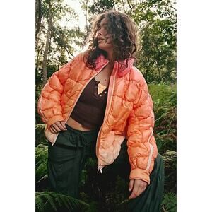 NWT FREE PEOPLE Scrunchy Glossy Printed Pippa Packable Puffer Jacket $228 SMALL